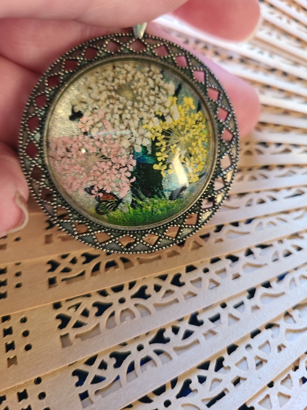 Vintage Yellow Pink Green Floral Resin Pendant Necklace - Picture 4 of 11